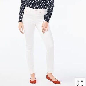 J Crew 8" midrise skinny jean in white denim
